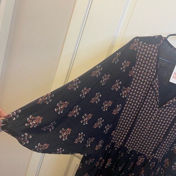 Knox Rose. NWT. Boho black printed baby doll whimsy goth dress. - Picture 8 of 10